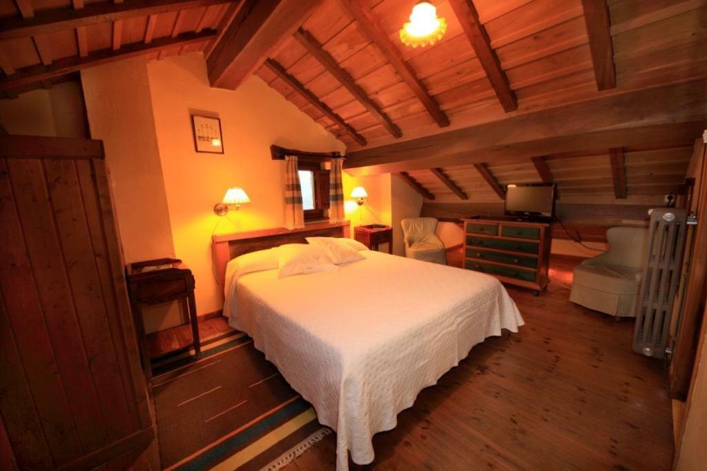 La Montana Magica Hotel Rural Vibano エクステリア 写真