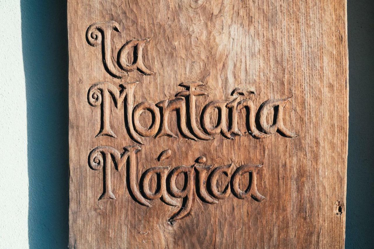 La Montana Magica Hotel Rural Vibano エクステリア 写真