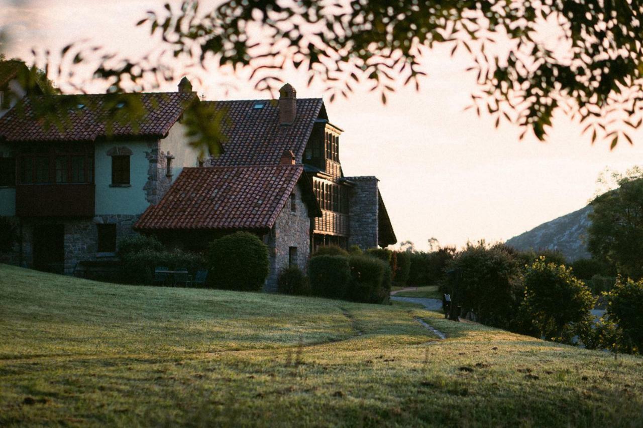 La Montana Magica Hotel Rural Vibano エクステリア 写真